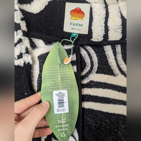 NWT! FARM Rio Black & White Wild Hearts Fleece Coat (SIZE XS) - Picture 16 of 16